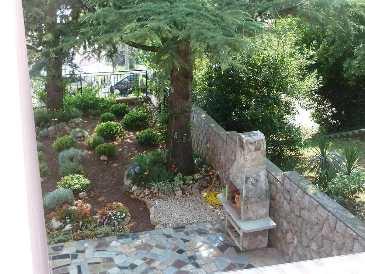 Apartment Apartmani Merlin Selce