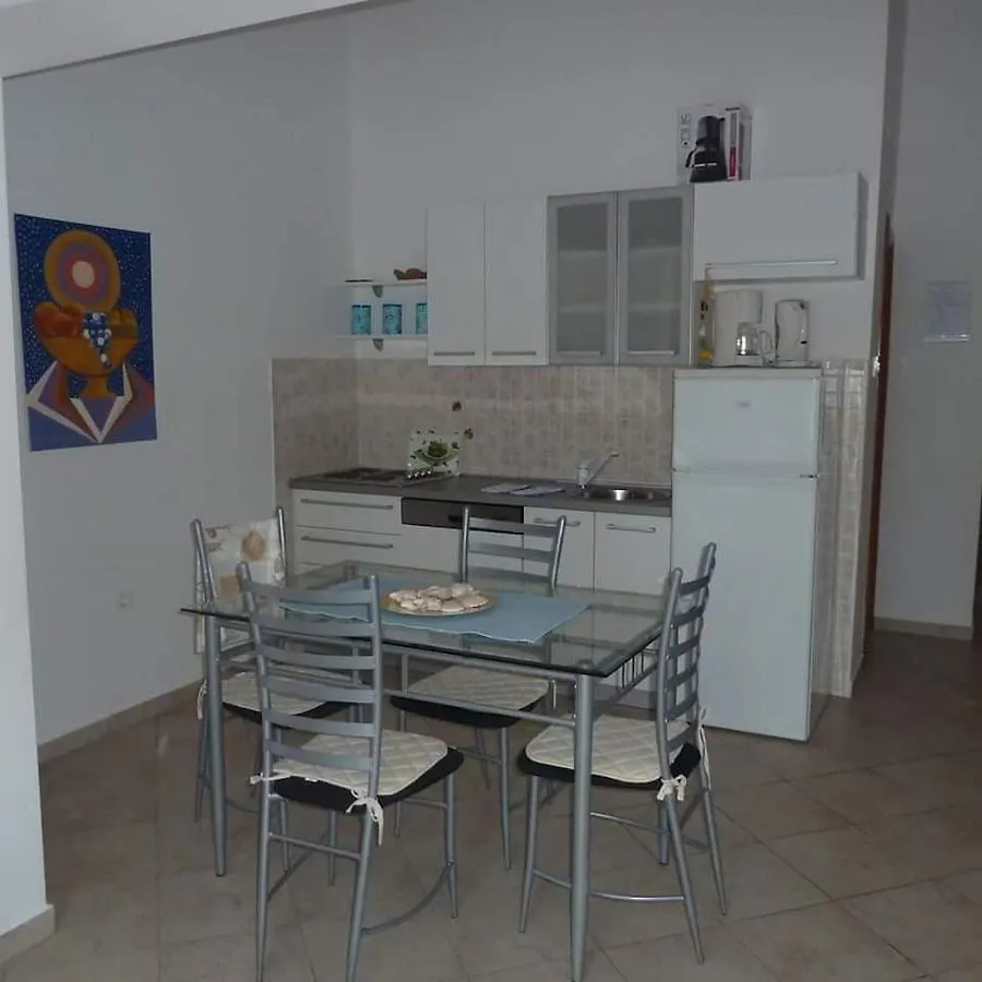 Apartmani Merlin Selce 0*,  Croatia