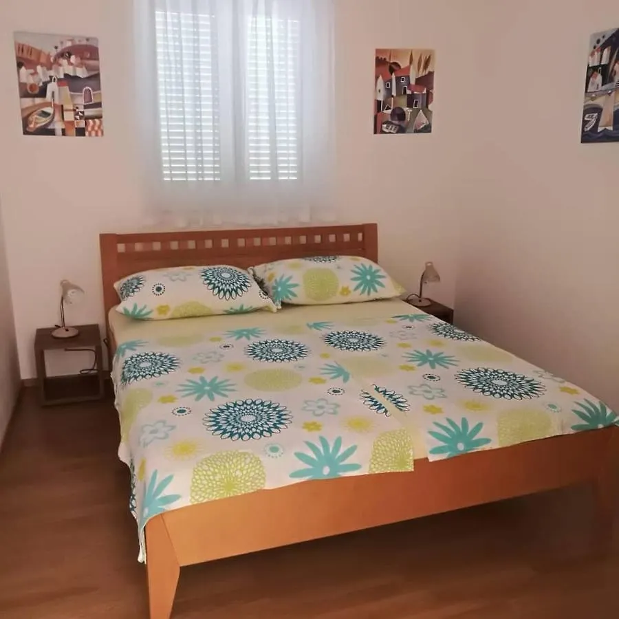 Apartmani Merlin Selce Croatia