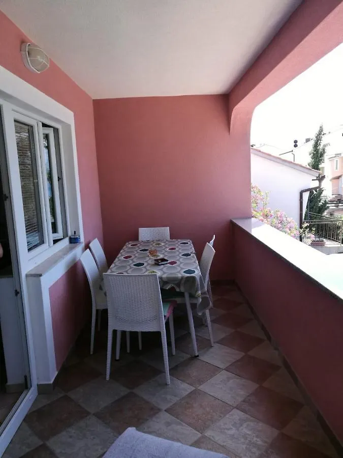 Apartment Apartmani Merlin Selce
