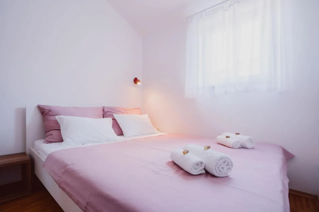 Apartmani Merlin Selce