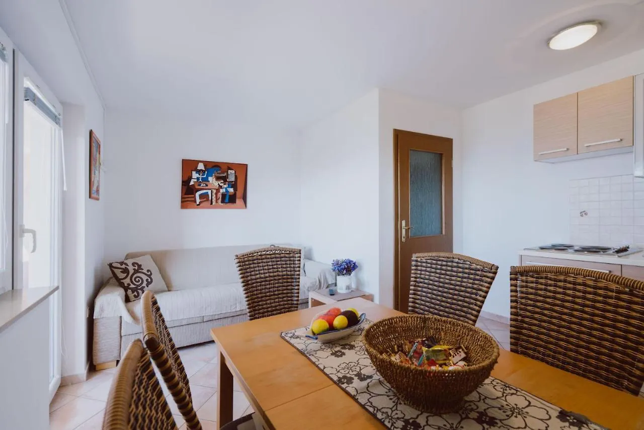 Apartmani Merlin Selce