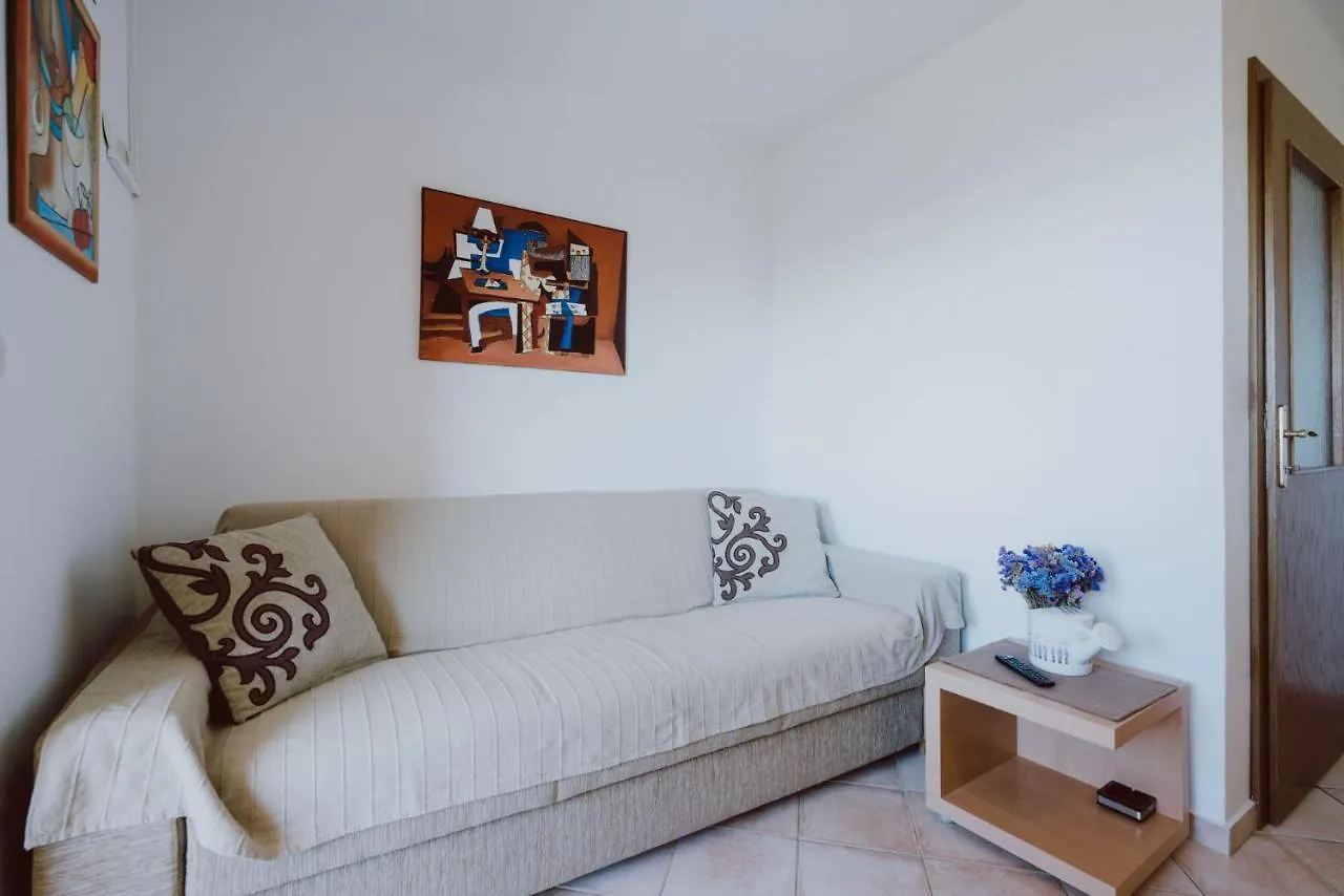 Apartment Apartmani Merlin Selce
