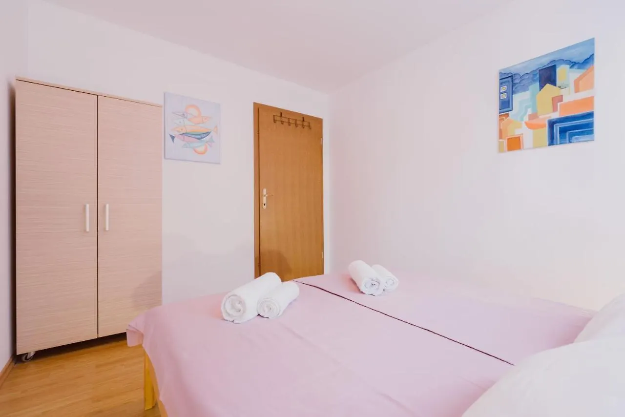 Apartment Apartmani Merlin Selce