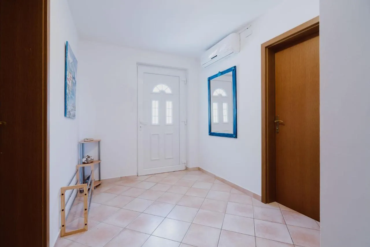 Apartment Apartmani Merlin Selce Croatia
