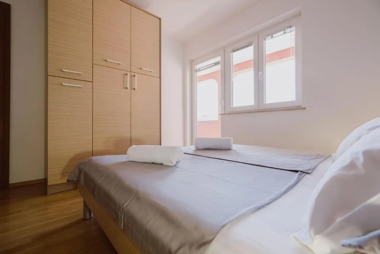 Apartmani Merlin Selce Croatia
