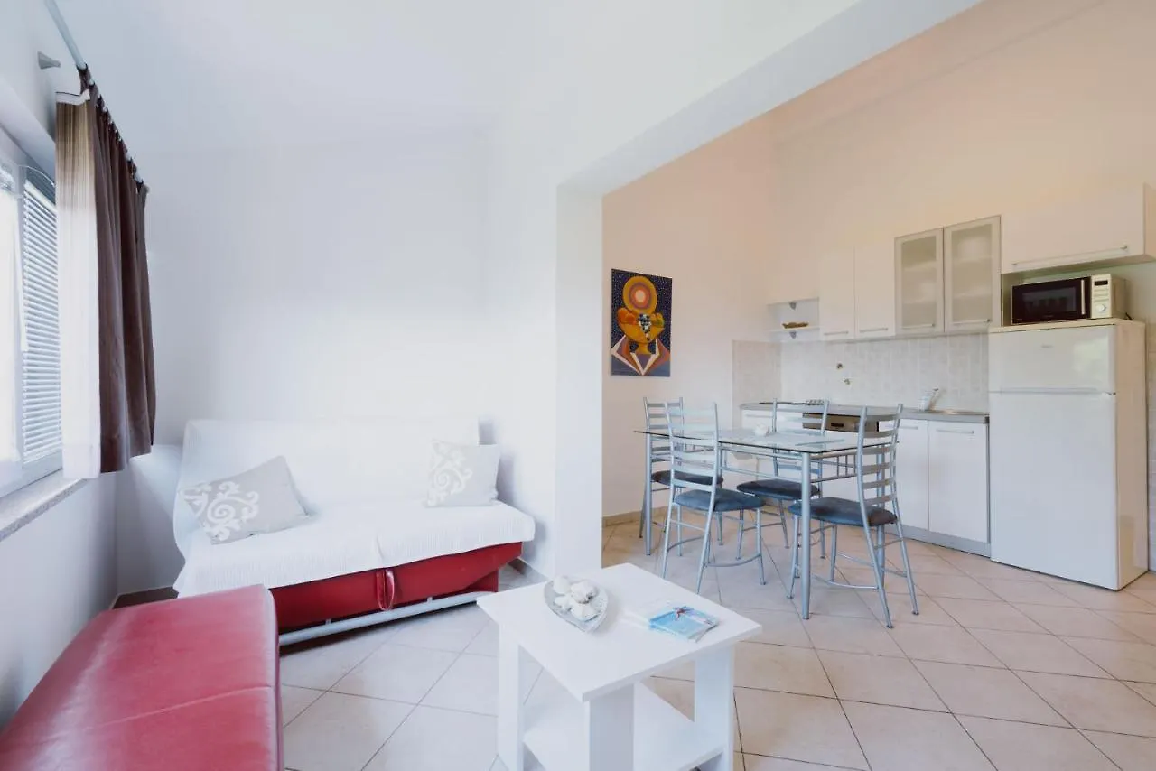 Apartment Apartmani Merlin Selce