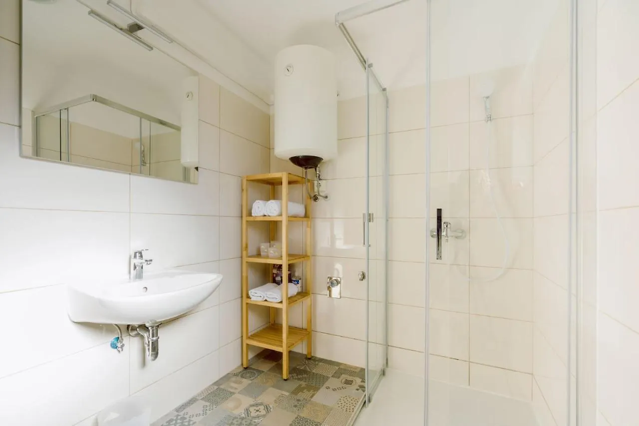 Apartmani Merlin Selce 0*,  Croatia