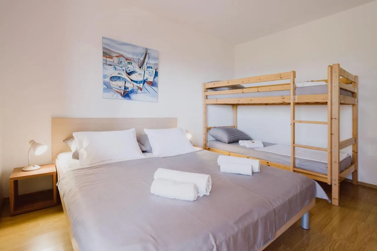 Apartment Apartmani Merlin Selce Croatia